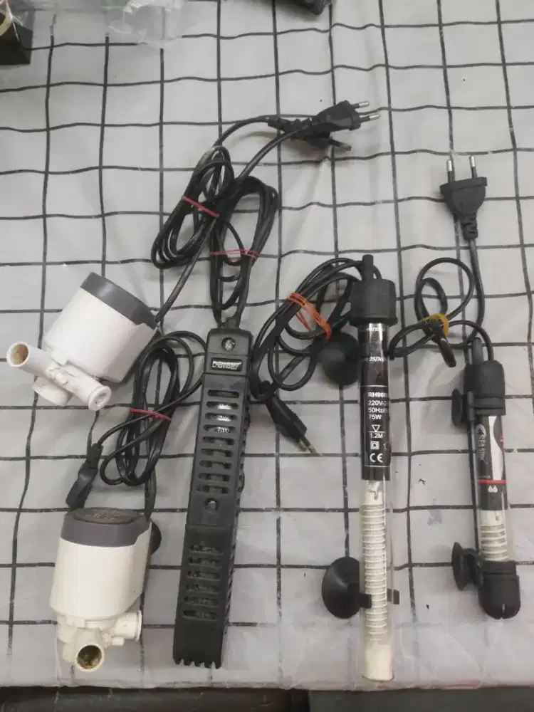 Jual murah 2 filter pompa dan 3 heater msh fungsi normal,100 ribu nett