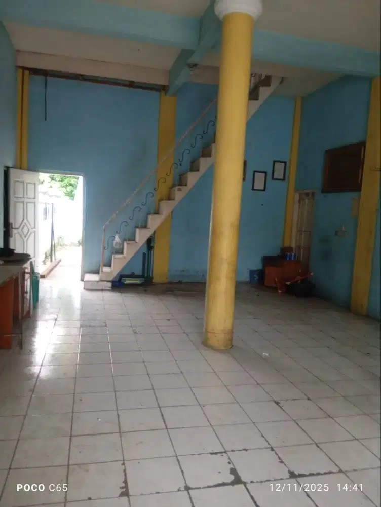 Disewakan Ruang Usaha 2 Lantai Dekat ke Logam