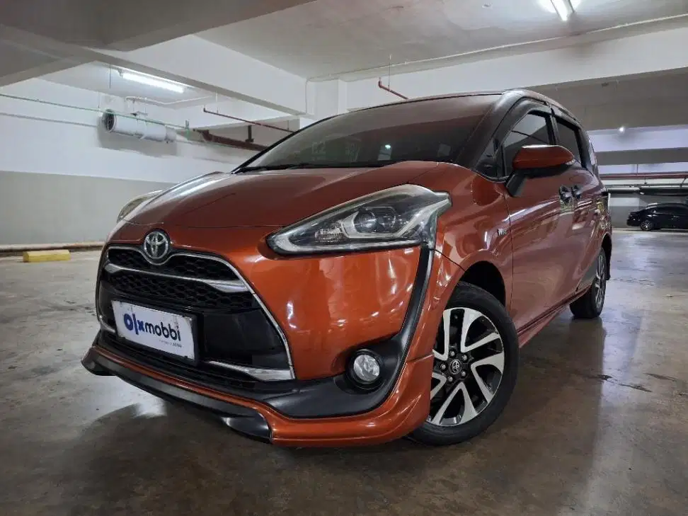 DP MURAH Toyota Sienta 1.5 Q Bensin-AT 2017 Orange C2MHB
