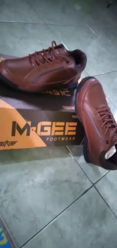 Jual sepatu Megee