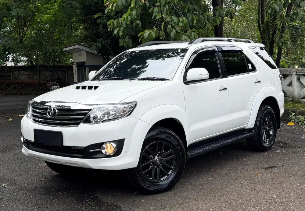[KM 30 RB] Toyota Fortuner VNT Diesel A/T 2015 Simpanan Like New 2014