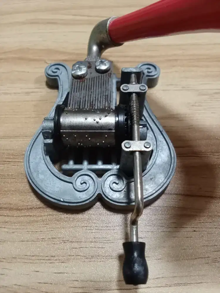 Souvenir antik kotak musik engkol tangan, Star Wars Theme, COD Cibubur