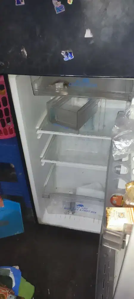 Kulkas aqua 2 pintu jual cepat