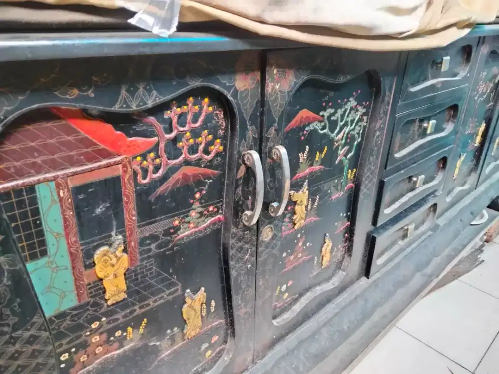 Buffet kuno motif Jepang