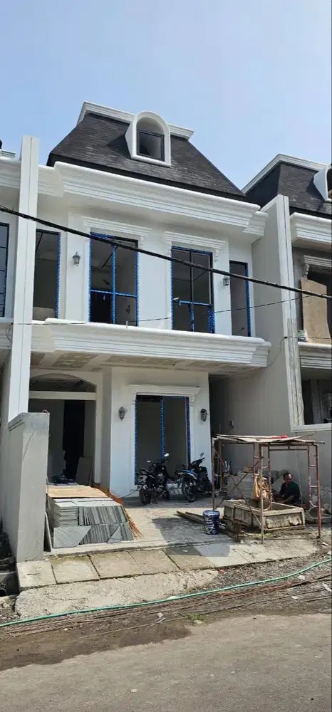 Dijual Rumah Baru Eropa style with Attic space Dharmahusada Indah