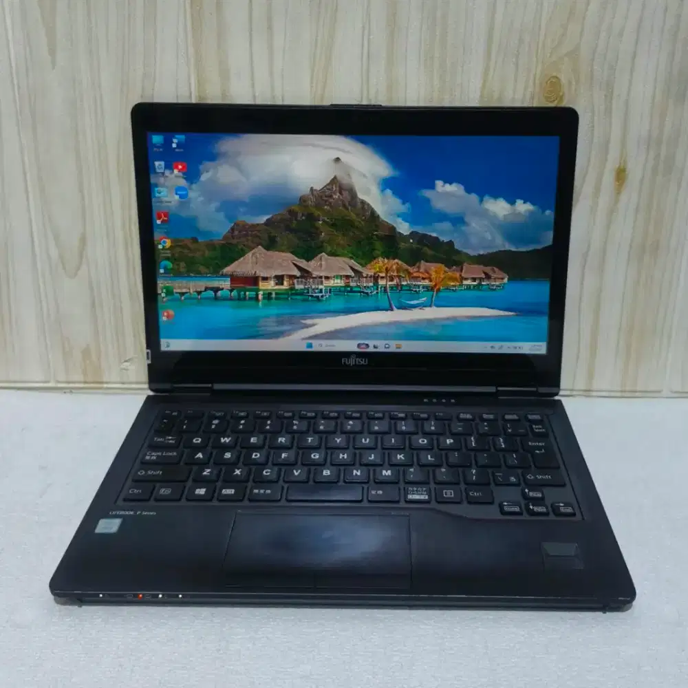 Fujitsu Lifebook p series tuchcreen core.i7 gen7 bogor