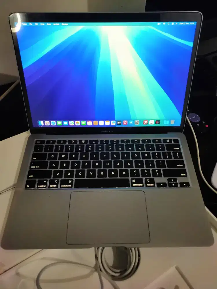 Macbook air 2020 8/256 Intel core i3