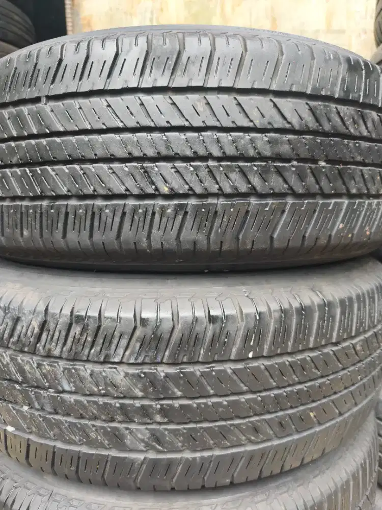 Bridgestone dueler HT 265 65 R17