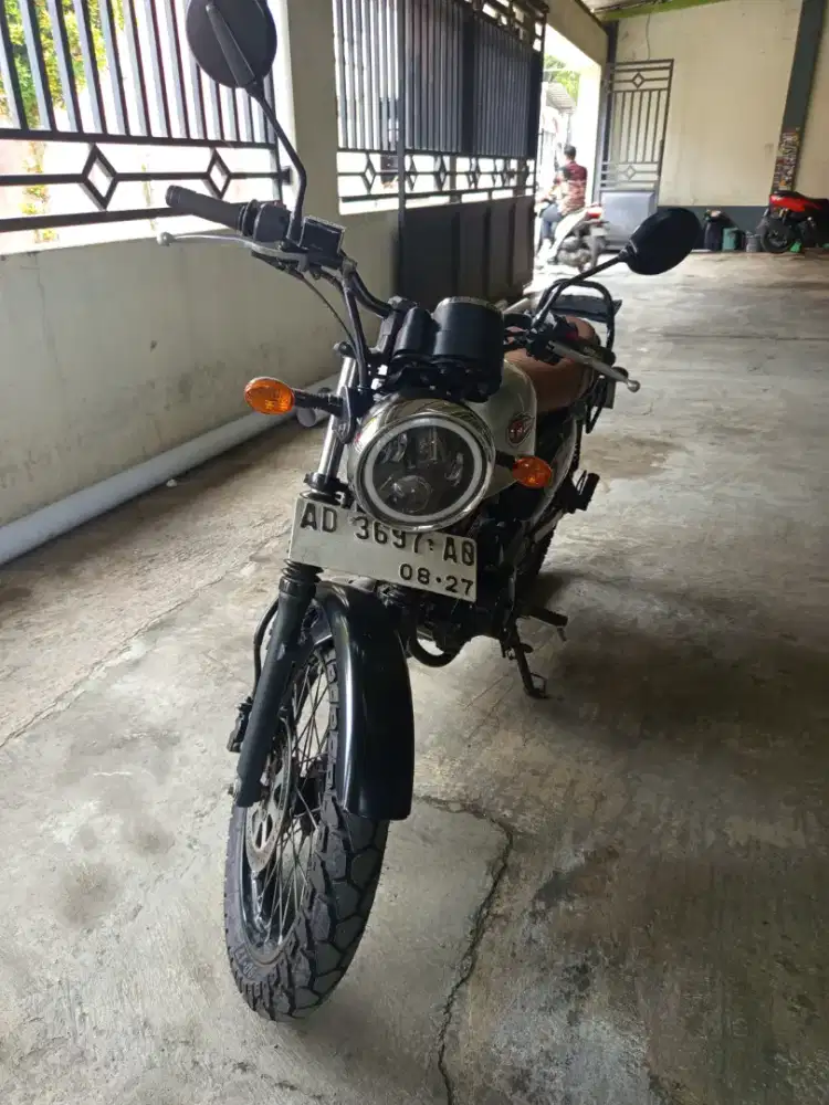 Kawasaki w175 SE bagus