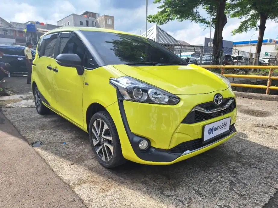 LOW DP Toyota Sienta 1.5 V Bensin-AT 2021 3WD
