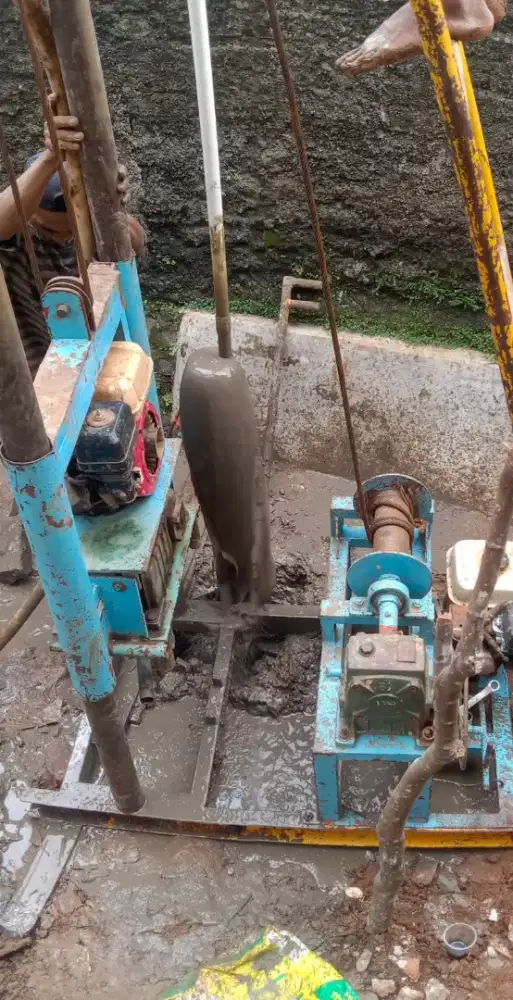 Tukang sumur bor air