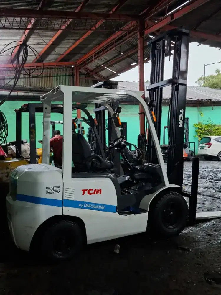 Forklift TCM 2,5 Ton,Manual,Tiang 5 Meter,Mesin Isuzu C240,Tahun 2020