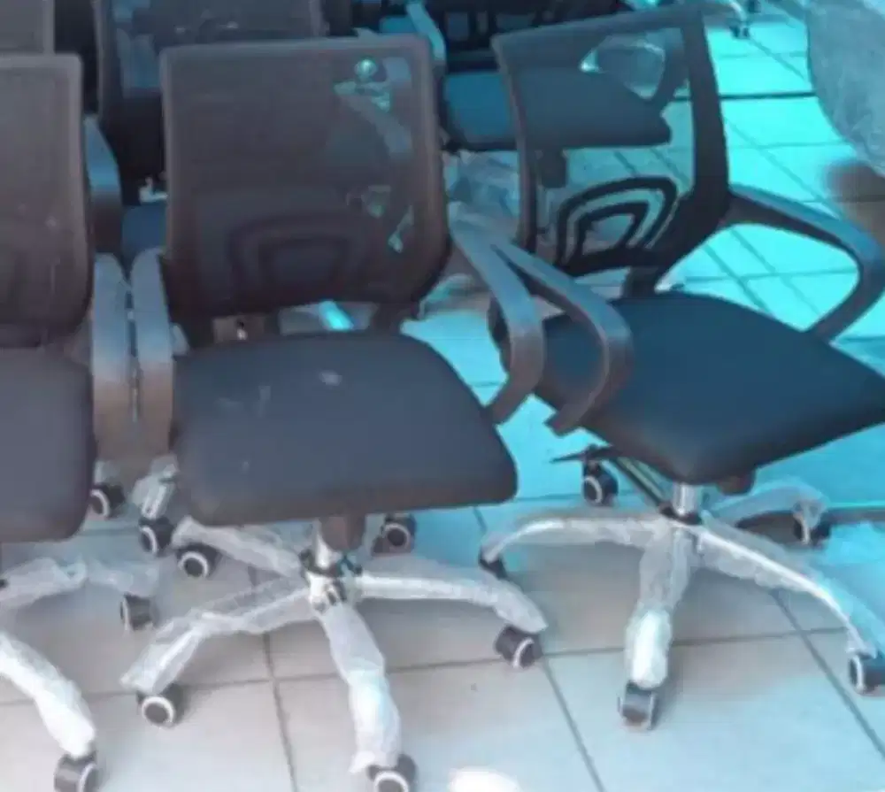 Jual kursi kantor bermacam desain baru bos