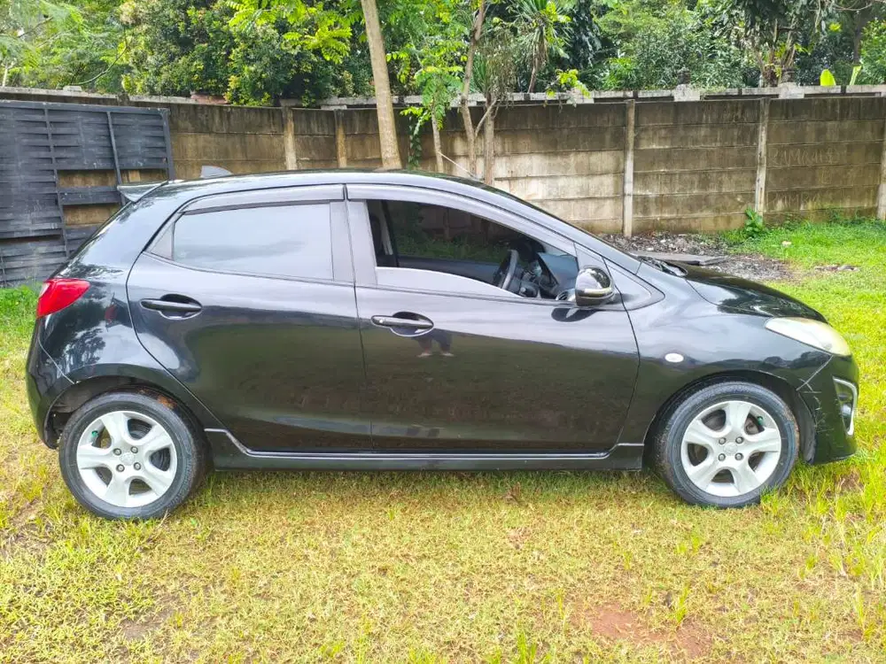 Mazda 2 R 2010 AT ( full orisinil cat)