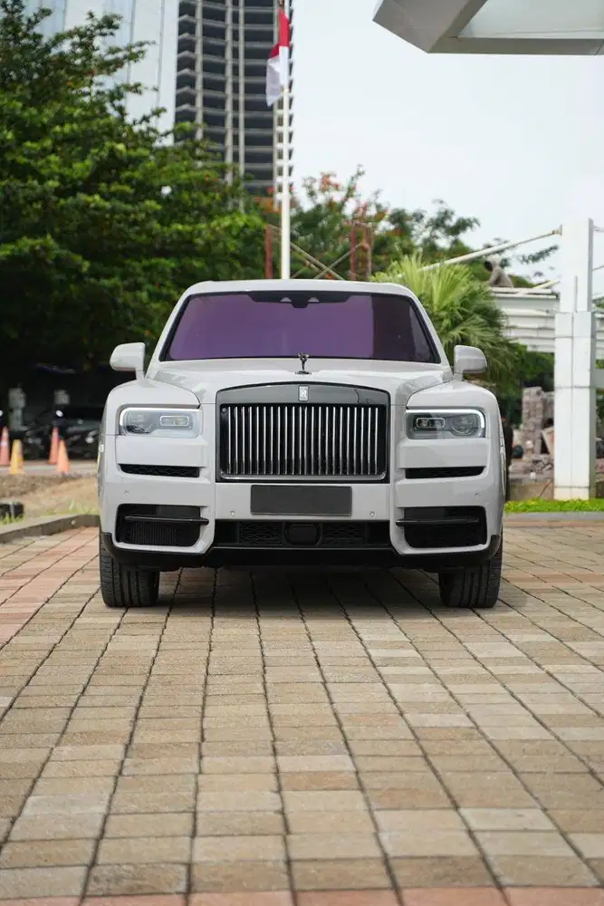 NIK 2023 Rolls-Royce Cullinan Black Badge Tempest Grey Colour