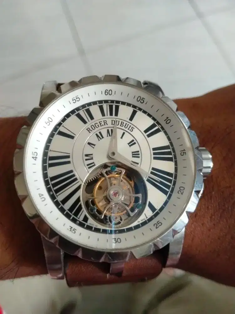 Roger dubuis flying turbilon