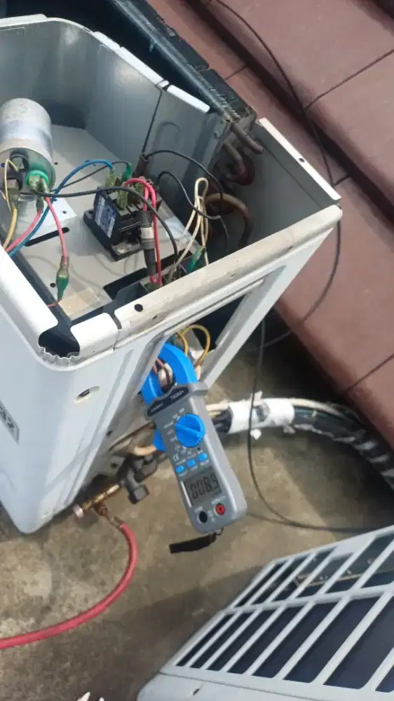 Cuci Ac, Service Ac, Bongkar Pasang Ac, Tambah/Isi Freon Dll..