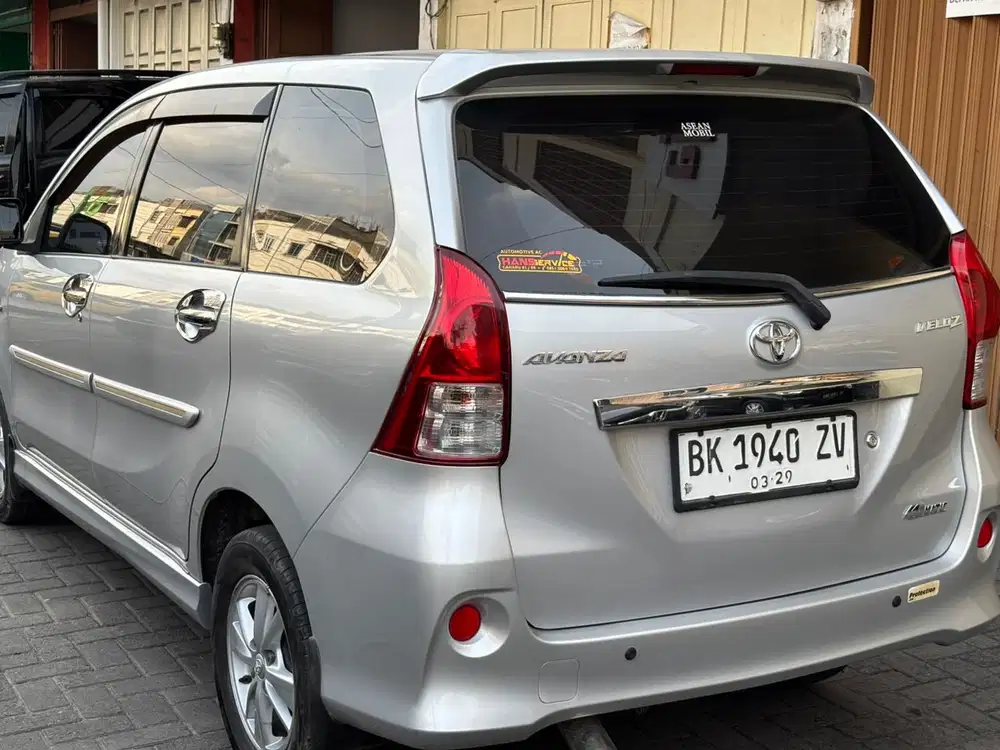 Toyota Veloz 1,5 AT tahun 2013