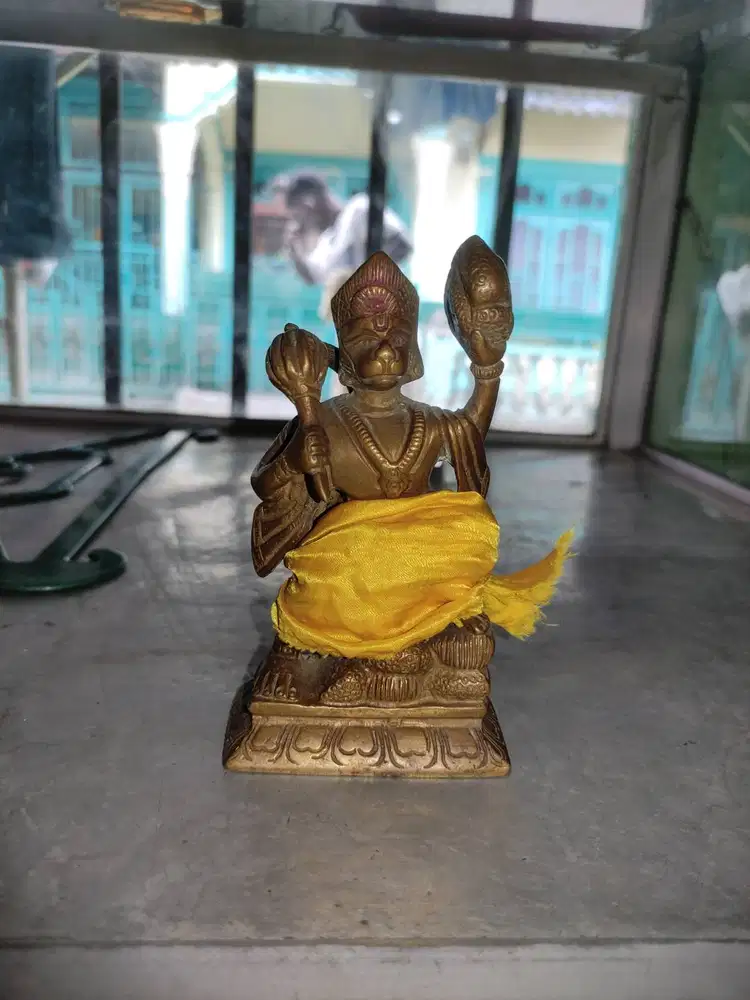 Patung antik dewa hanuman