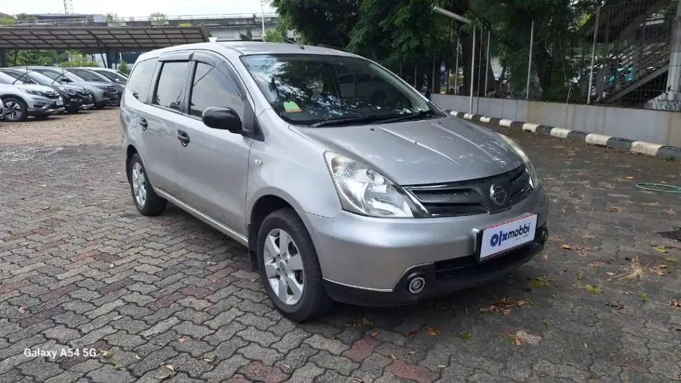 DP RENDAH Nissan Grand livina 1.5 SV Bensin-MT 2012 POFS