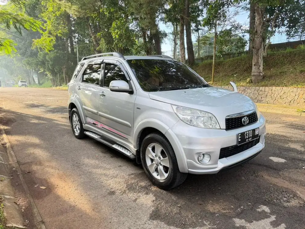 Mobil Rush 2011 Matic