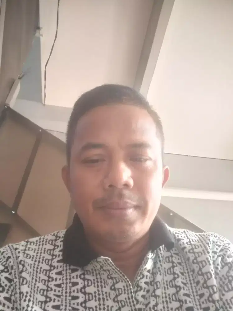 Saya mencari kerjaan apa saja hari ini siap untuk bekerja