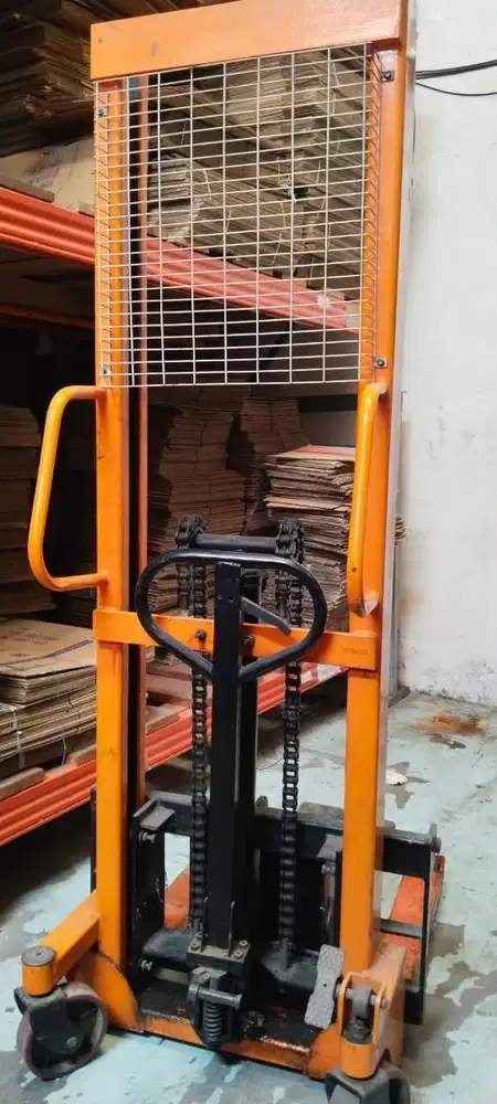 Hand Stacker kapasitas 2 ton Murah saja