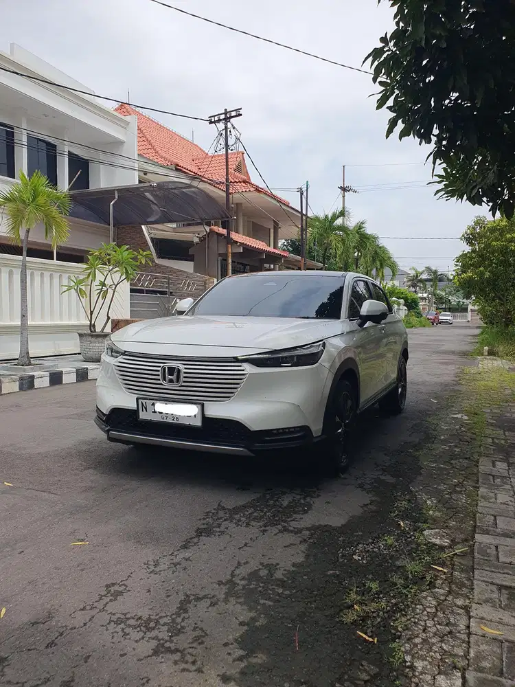 HRV/HR-V 2023 SE Matic Km 20rb Warna Putih Plat N Full Ori Total