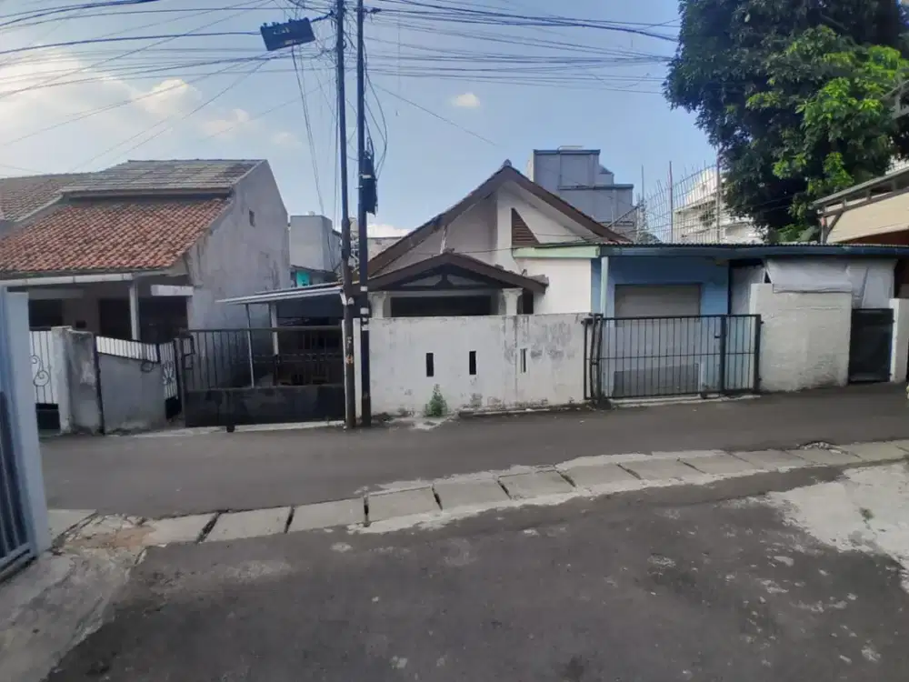 RUMAH  STRATEGIS DISEKITAR HUNIAN PREMIUM - CILANDAK BARAT, JAKARTA SELATAN