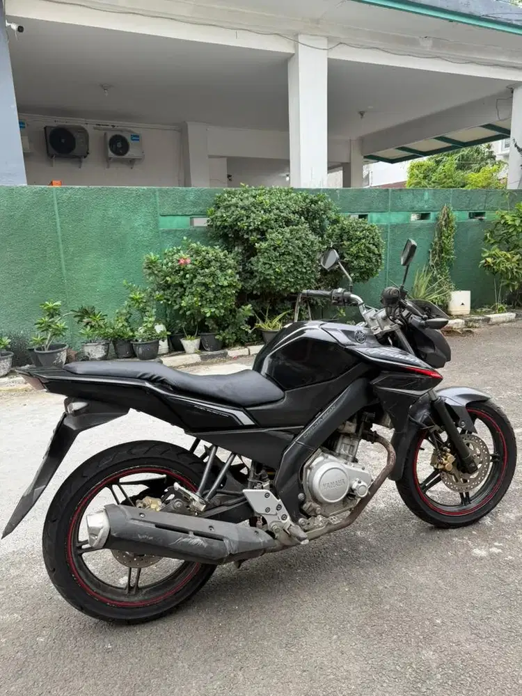 Dijual yamaha vixion 2013 150 cc hitam