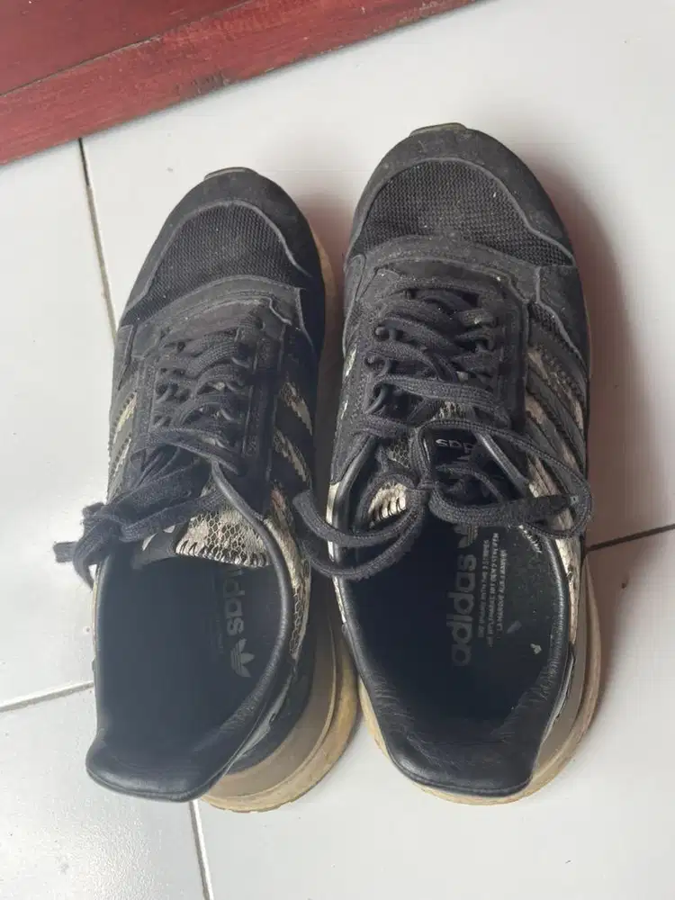 Preloved Sepatu Adidas Limitied edition