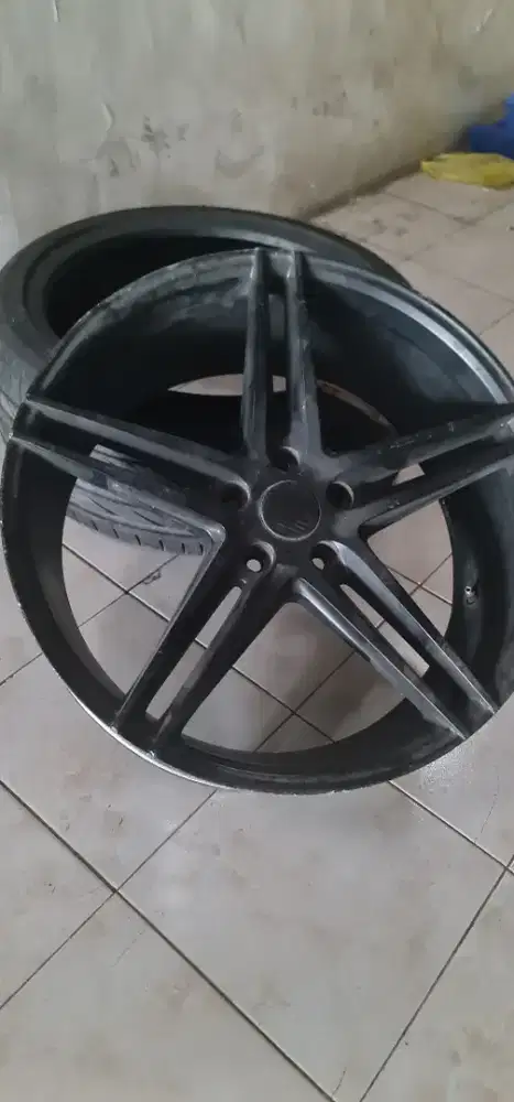 Jual 4 ban bekas dan velg