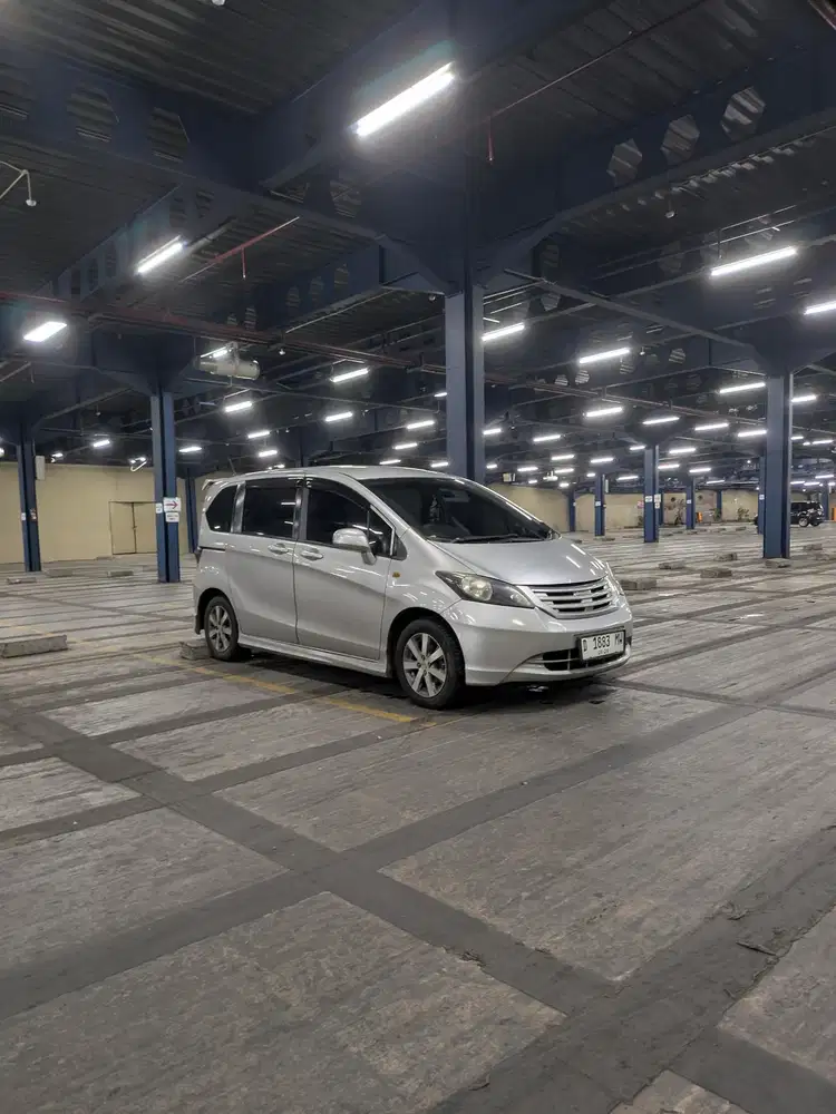Honda Freed 2010 Bensin