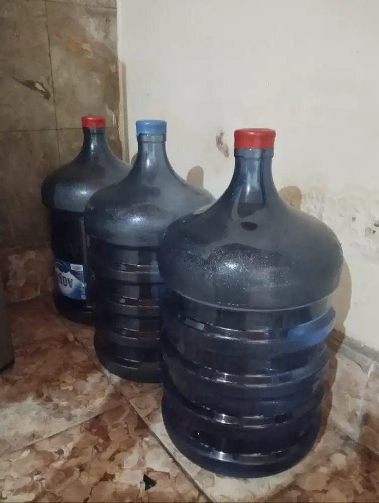 dijual Galon AQUA karna mau pindahan