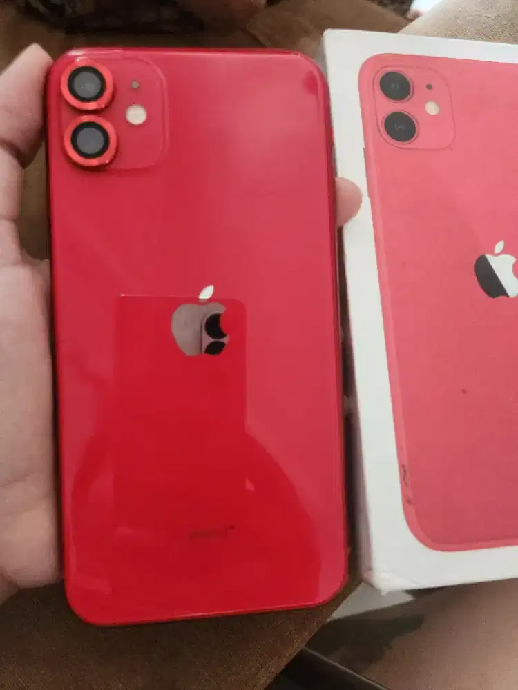 I phone 11 64gb red