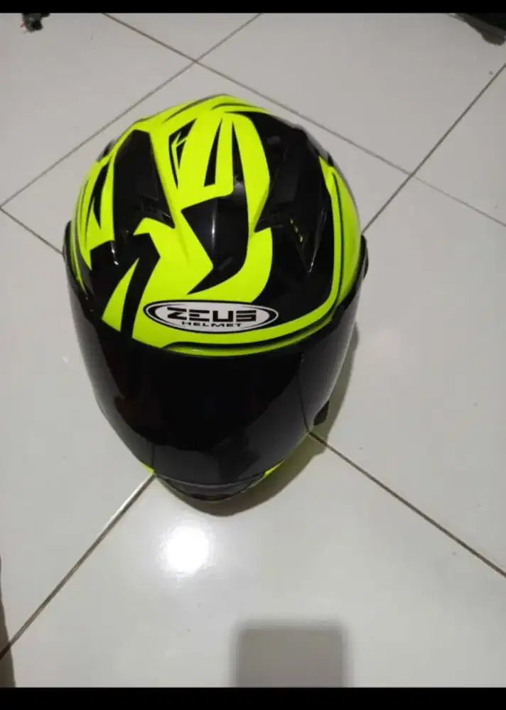 Jual helm merek zeus