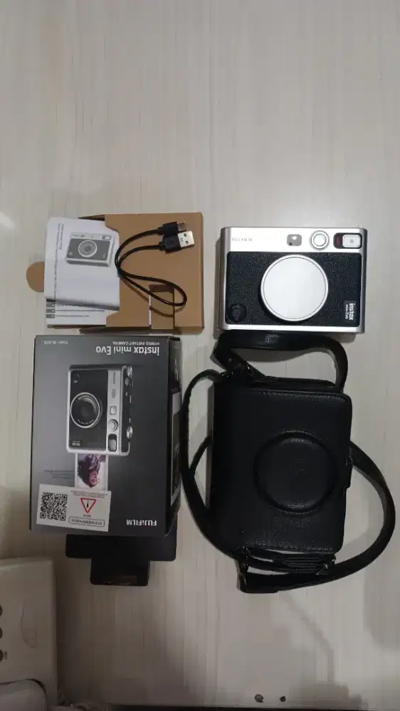 Fujifilm Instax Mini Evo (Black Silver)