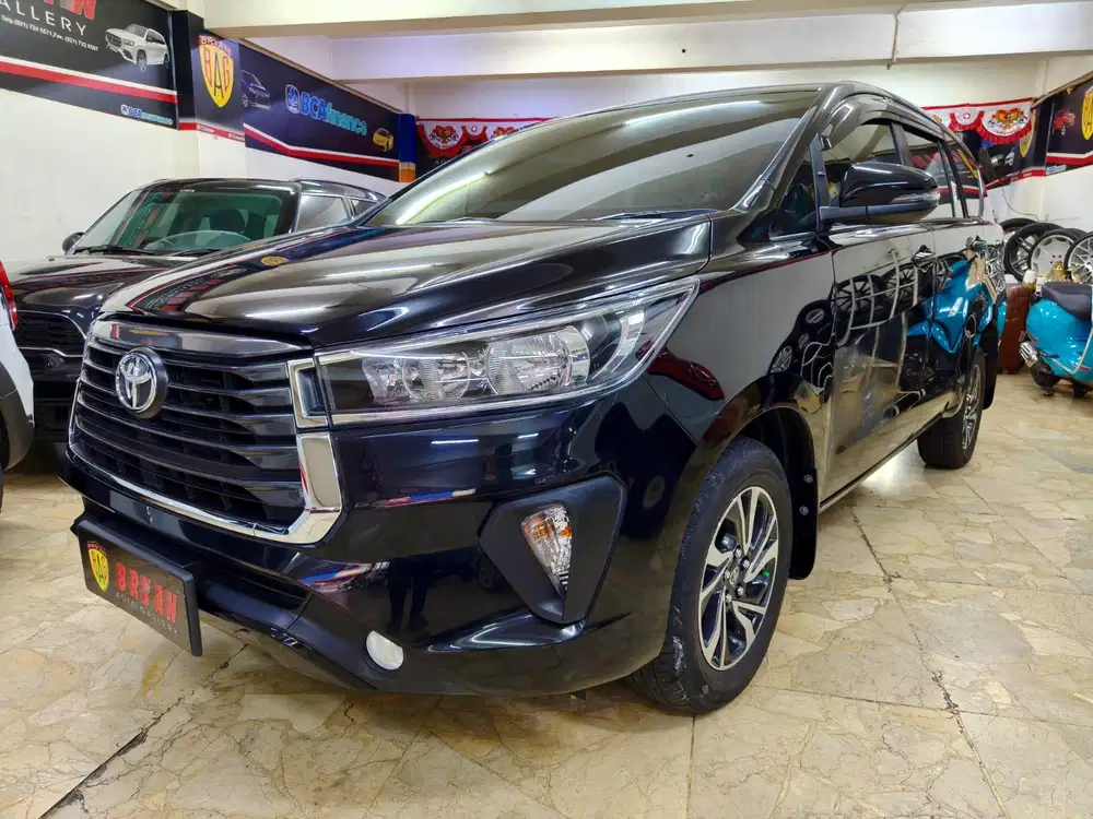 LIKE NEW INNOVA G SOLAR AT 2025