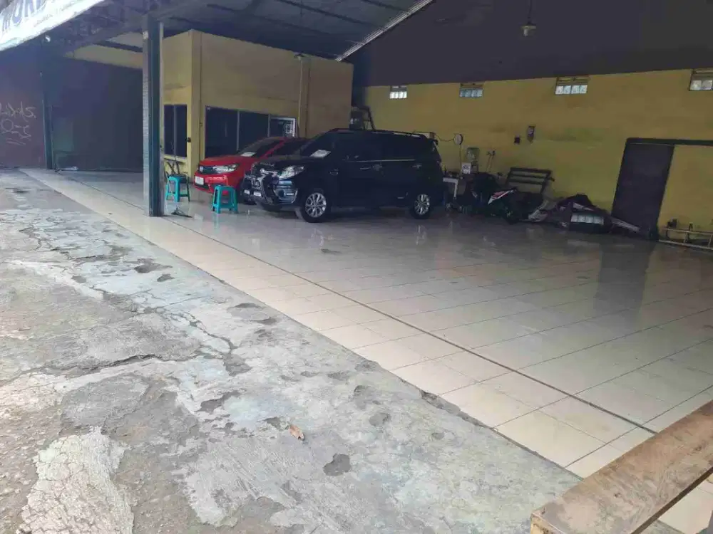 Dijual Bangunan Eks Showroom Mobil di Jl Pahlawan Kota Purwakarta