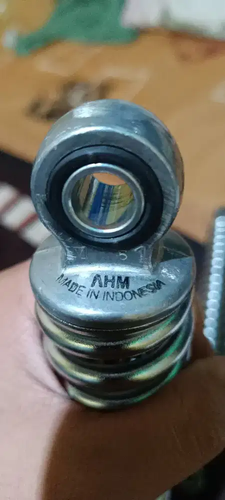 Shock belakang Honda win 100 original AHM
