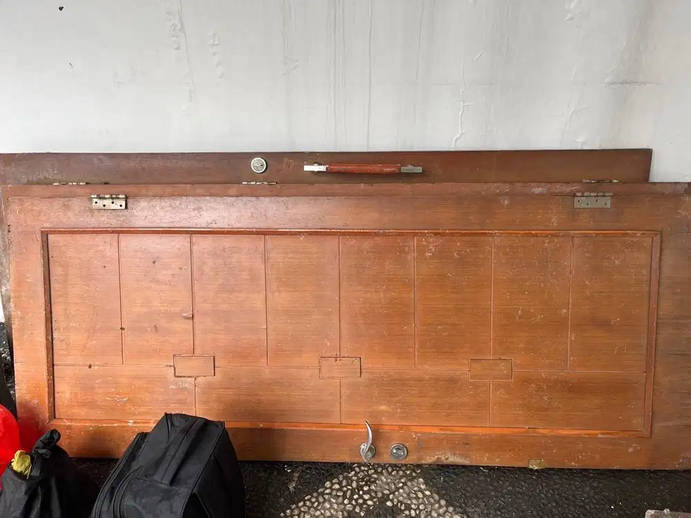 Pintu dan jendela GRATISSS