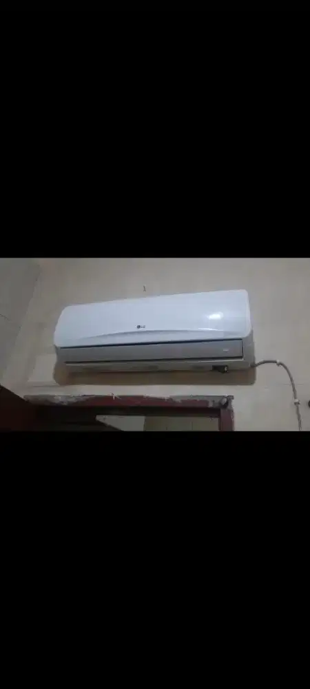 Dijual ac sharp dan LG ½pk.