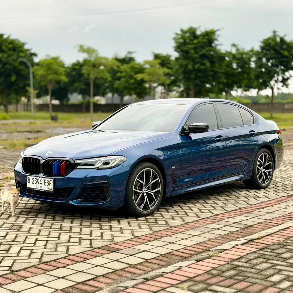 BMW 520i M Sport 2023 low KM BRI on 2028 full option