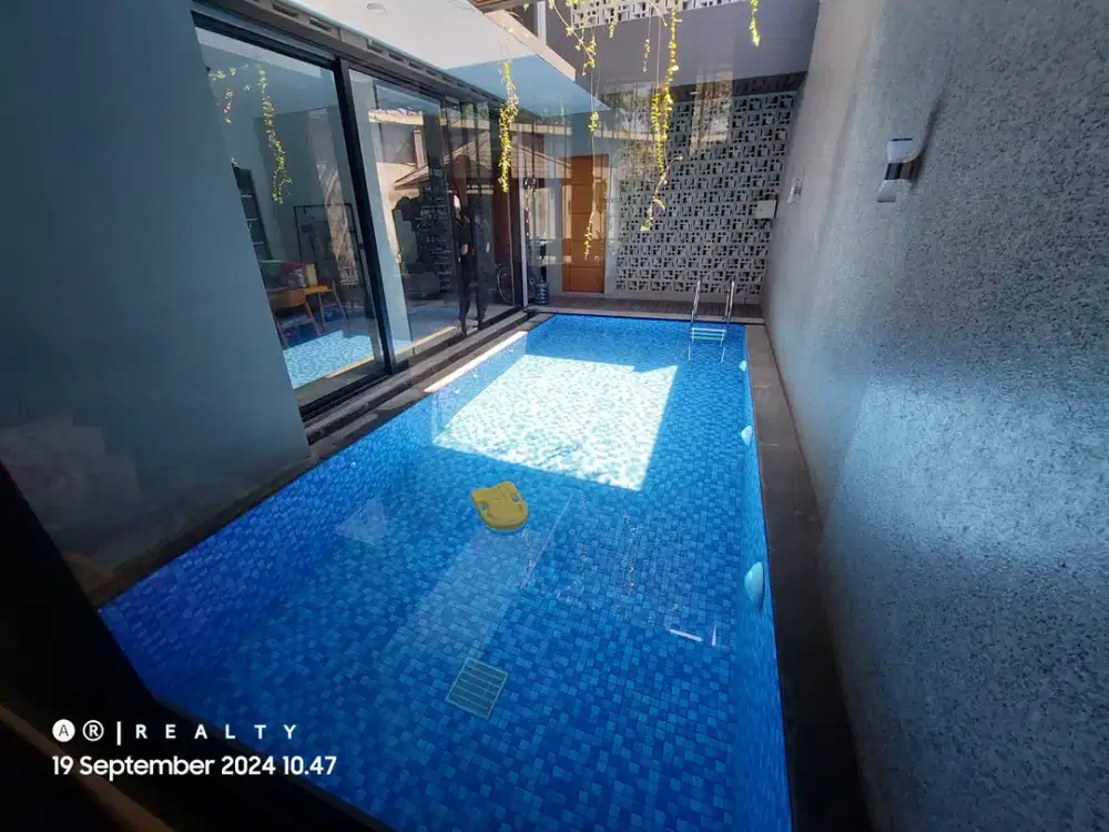 RUMAH SIAP HUNI ARCAMANIK BANDUNG Design Modern Dengan Kolam Pribadi