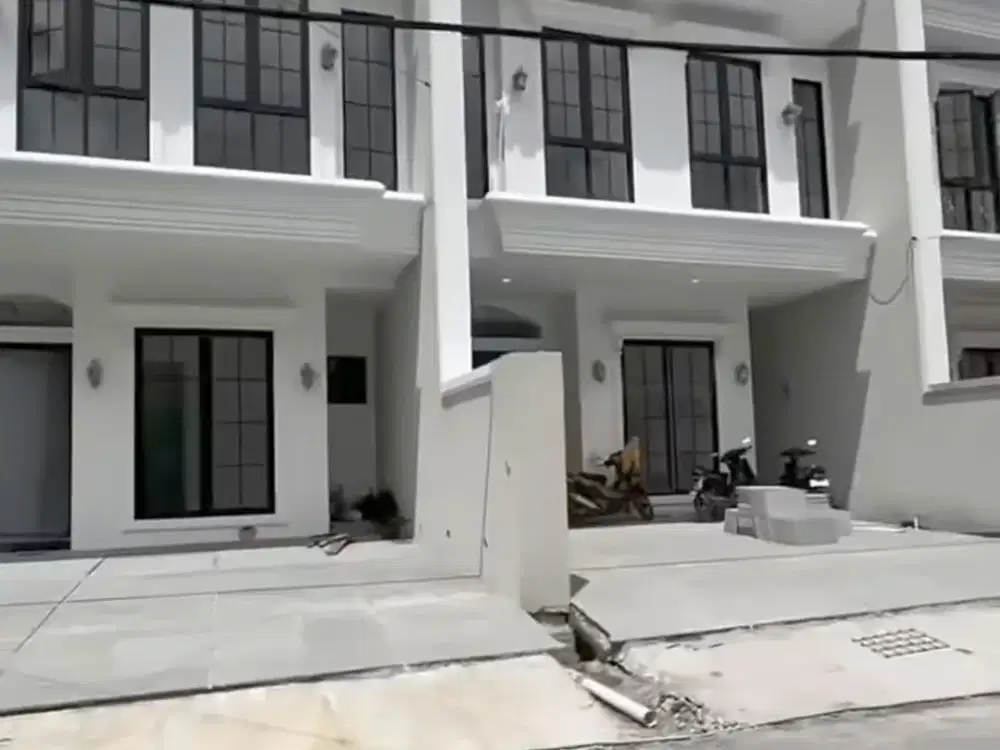 Rumah Baru American Style Dharmahusada Indah Surabaya Timur