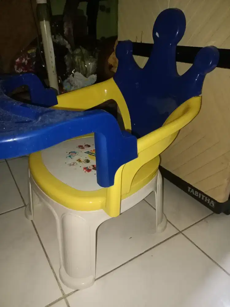 Kursi makan bayi (Baby chair)