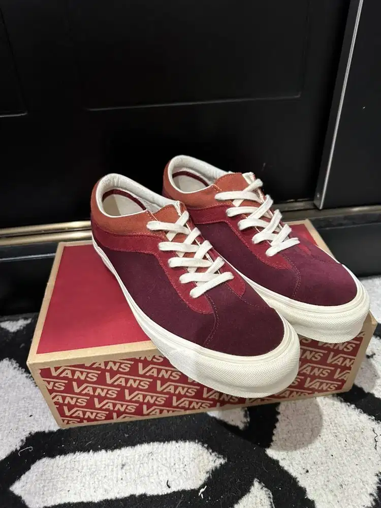 Vans bold ni 42 merah