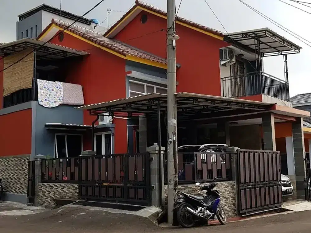 Rumah 2 lantai Huk Second dalam perumahan di Tipar Depok