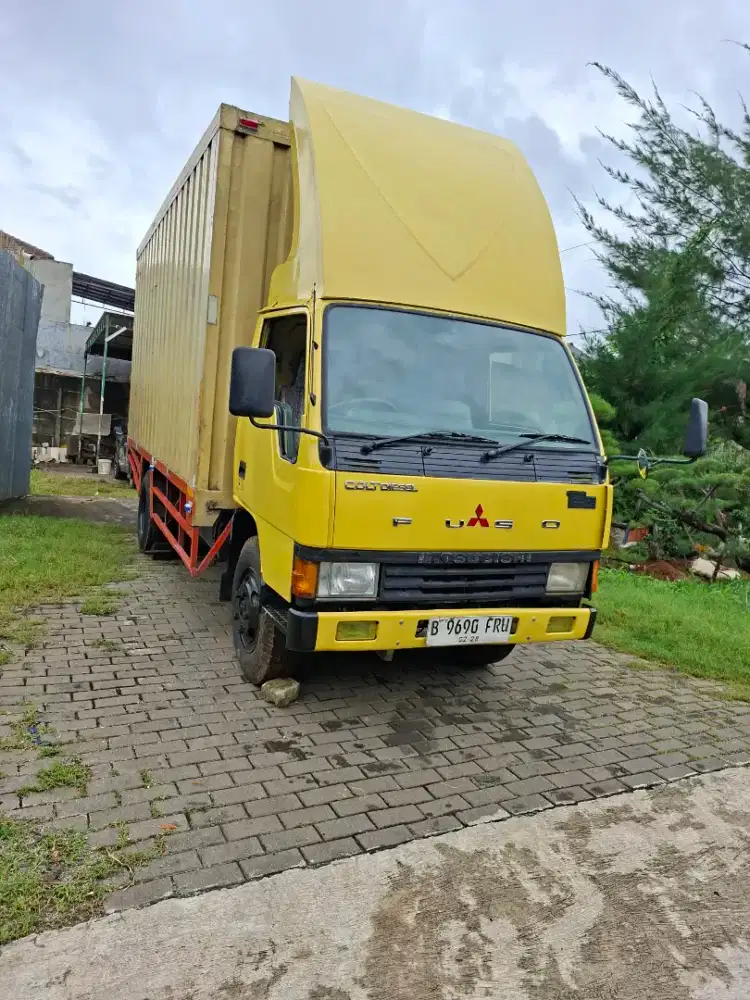 Mitsubishi Colt Diesel.120.ps.FE.349.CDD.Box Cargo Contener (Jumbo 23)