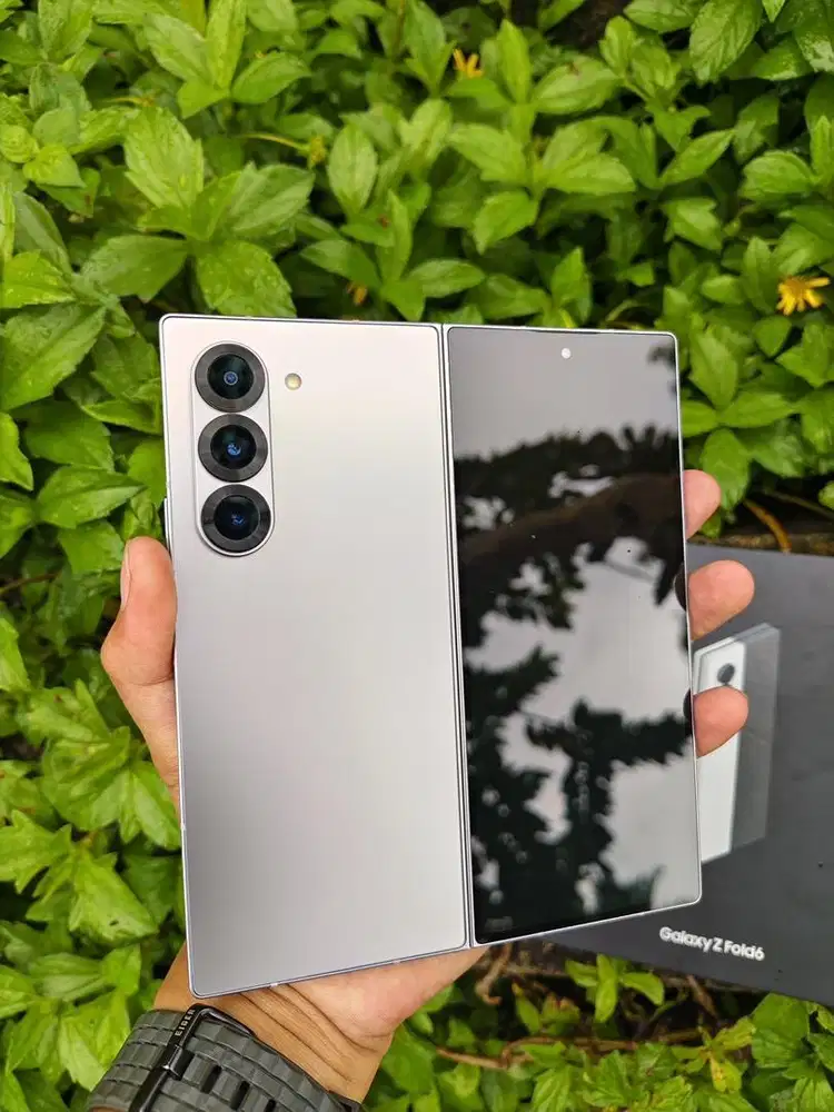 Samsung Z fold 6 12/266 silver like new
